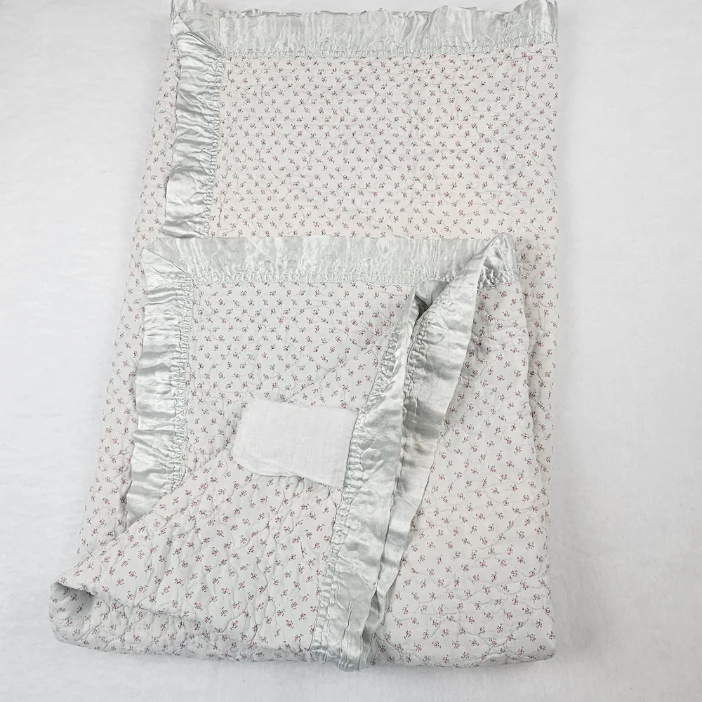 VTG Floral Quilted‎ Pink Rosebud Print Satin Ruffle Trim Blanket Baby Lovey READ